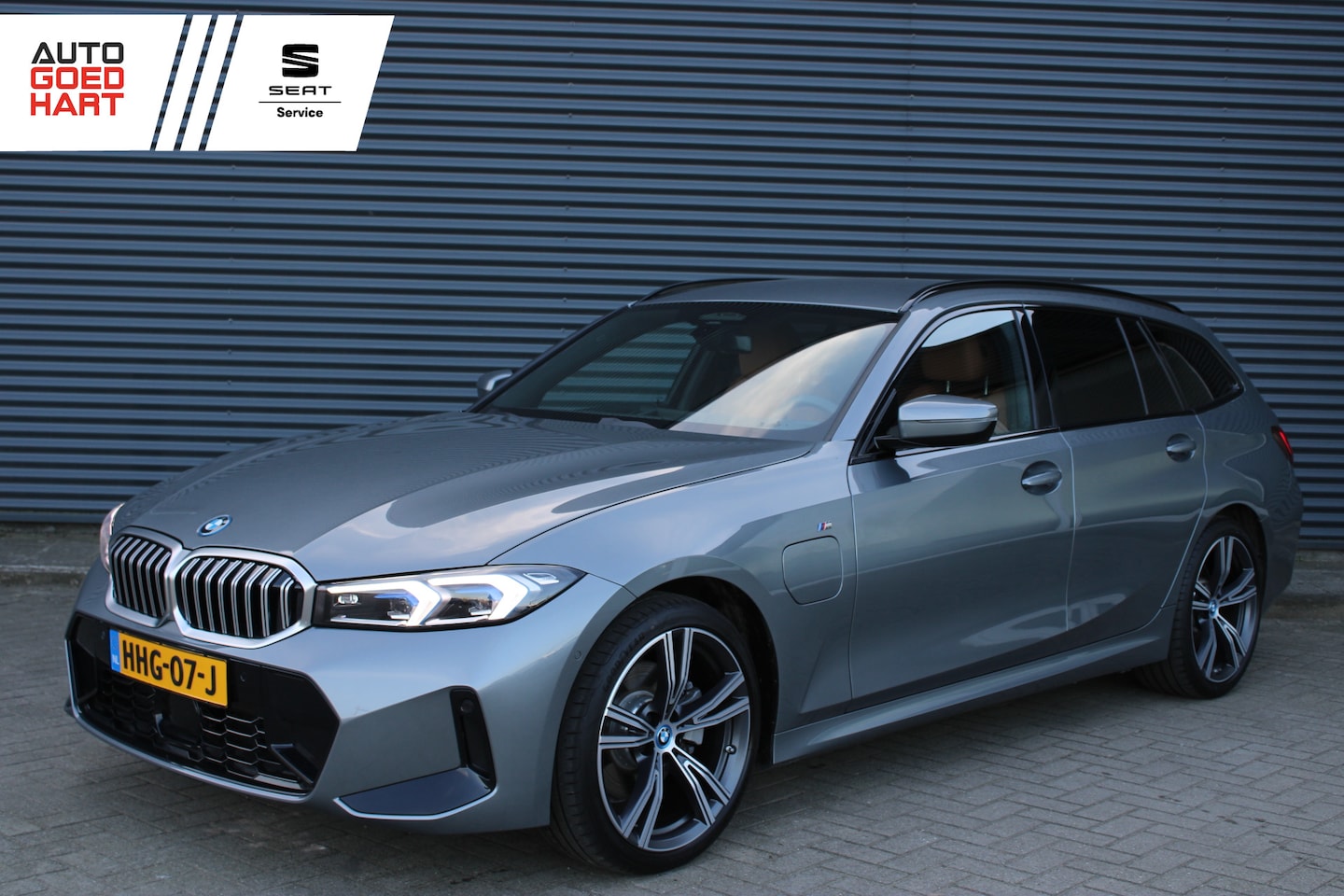 BMW 3-serie Touring - 330e M-Sport Leer Adaptive-Cruise Head-Up Full-led Camera 19"LMV - AutoWereld.nl