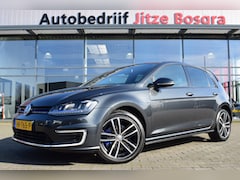 Volkswagen Golf - 1.4 TSi Automaat GTE LED | Panoramadak | Carplay | Sportstoelen | Full Map Navi | 17 Inch