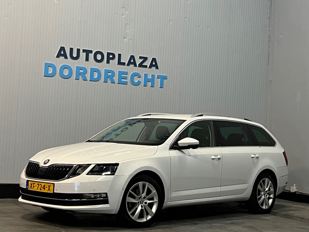 Skoda Octavia Combi - 1.0 TSI Greentech Style Business LED/Stoelverw. - AutoWereld.nl