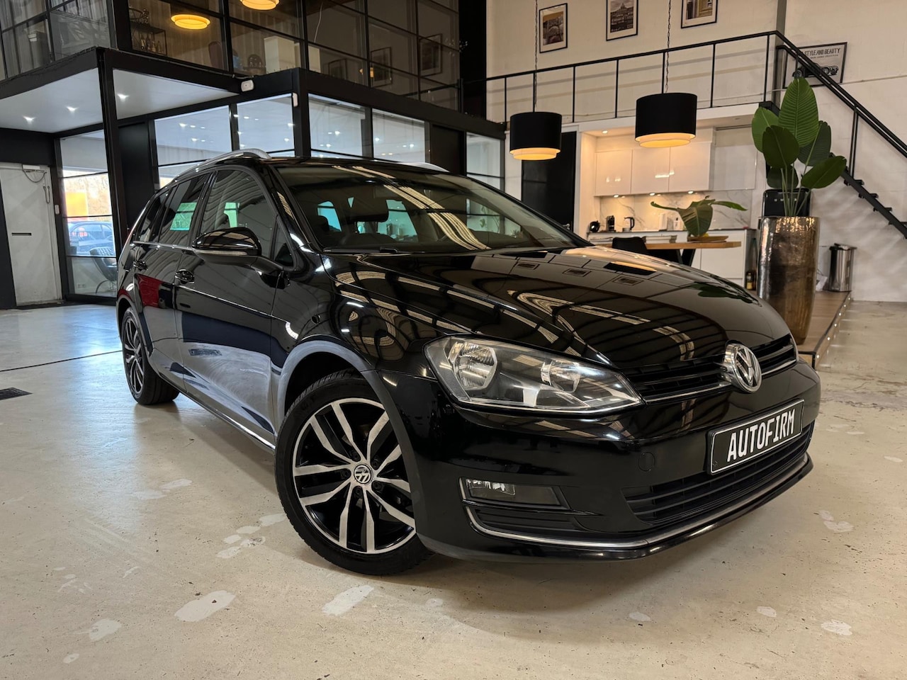 Volkswagen Golf Variant - 1.2 TSI Highline |NAP|Stoelverwarming|Navigatie|Bluetooth|Trekhaak| - AutoWereld.nl