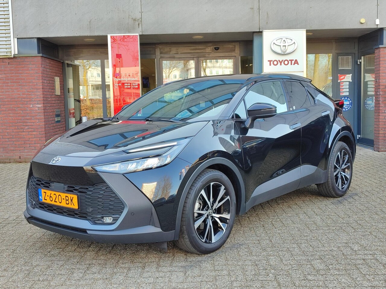 Toyota C-HR - 1.8 Hybrid 140 Dynamic BLIND SPOT KEYLESS NAVI CAMERA PARK-SENSOREN APPLE/ANDROID 18'' LM- - AutoWereld.nl