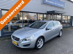 Volvo V60 - 1.6 T4 Momentum Lees tekst