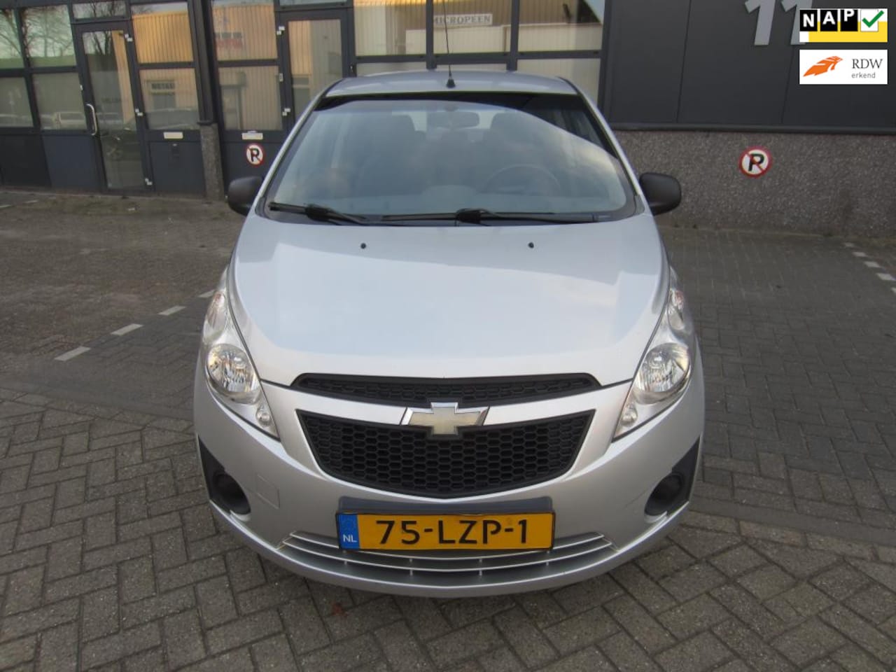 Chevrolet Spark - 1.0 16V LS 2010 Airco 80.000KM NAP! APK! - AutoWereld.nl