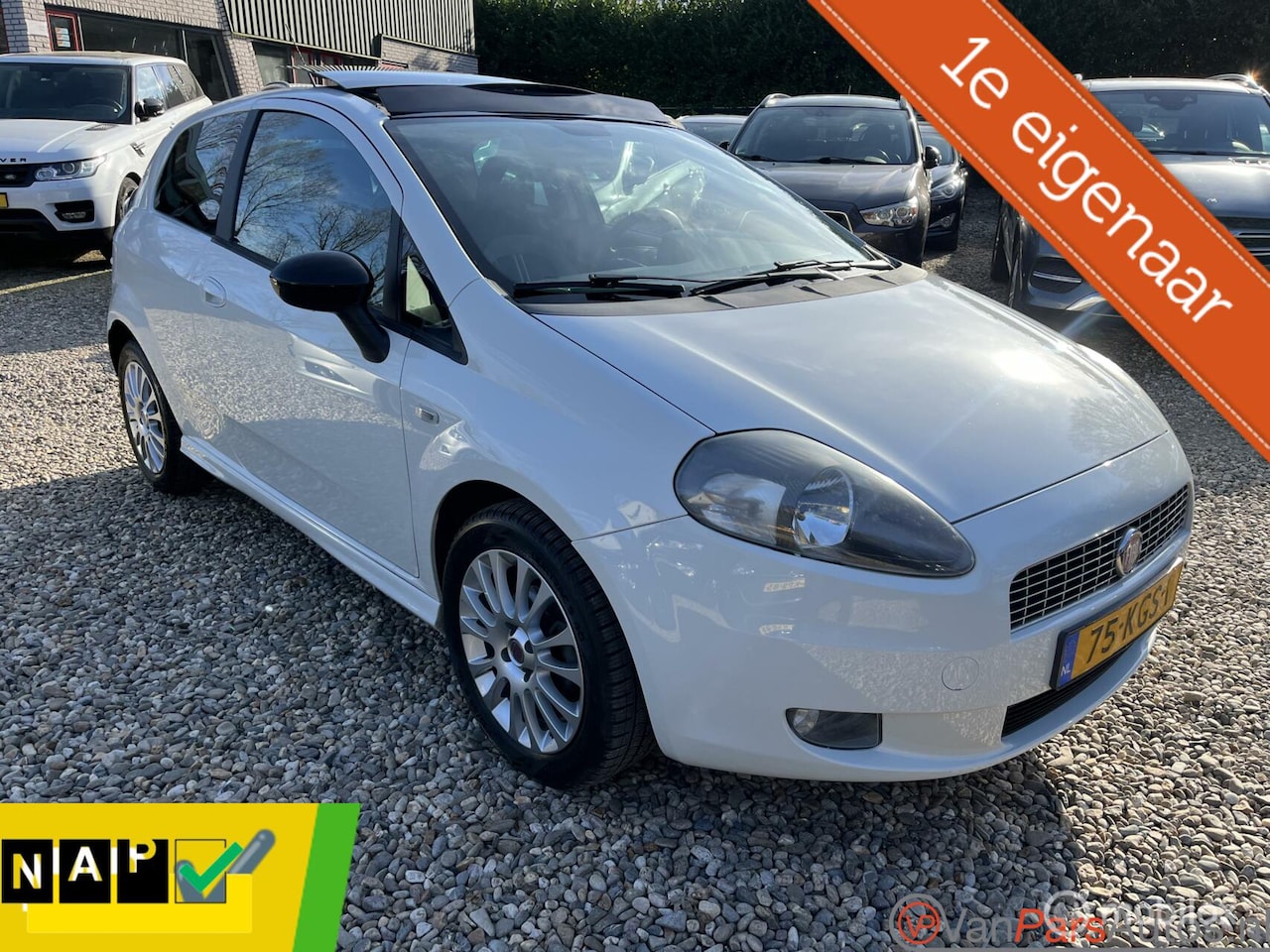 Fiat Grande Punto - 1.4 NeroBianco 1.4 NeroBianco,Panoramak-dak,1e eigenaar - AutoWereld.nl