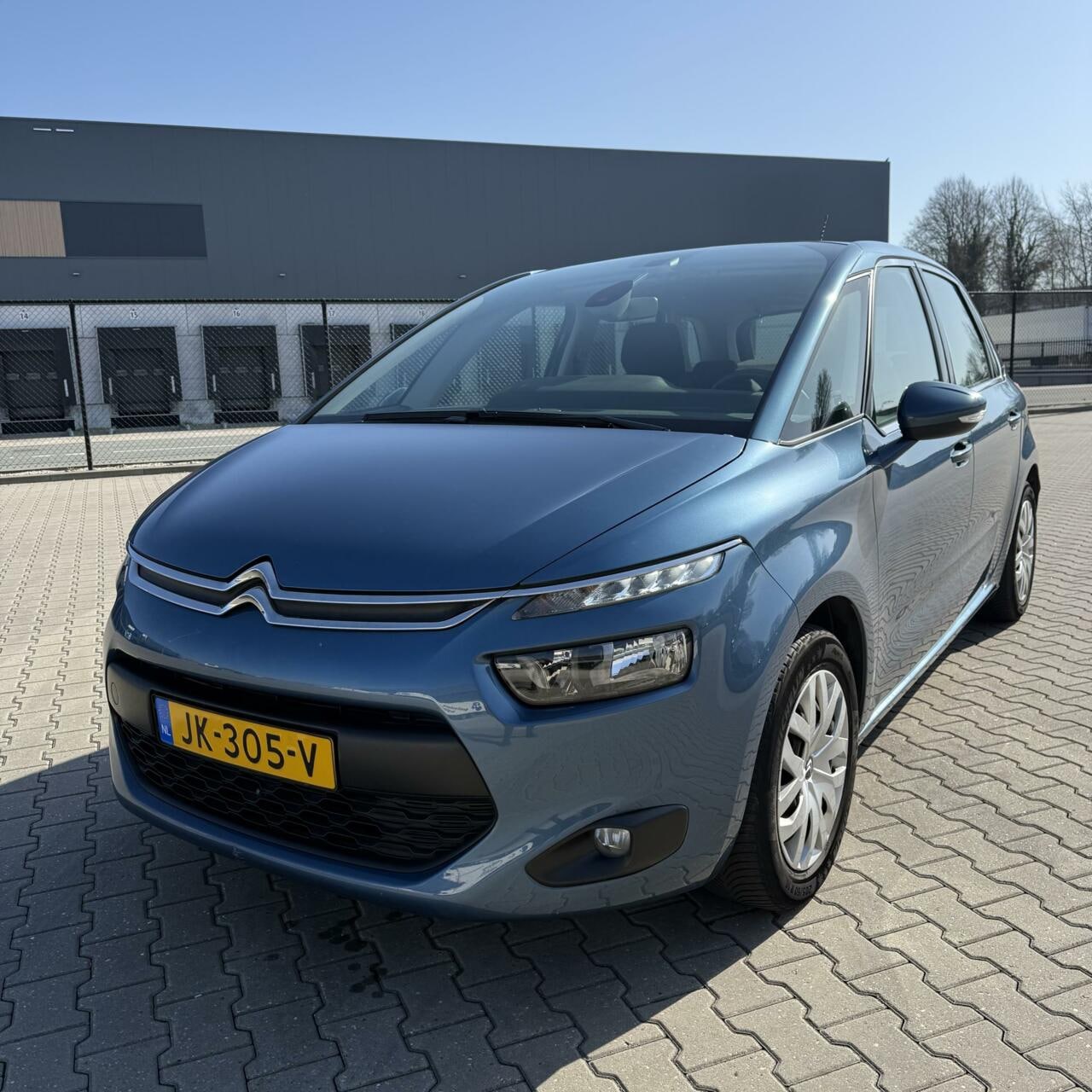 Citroën C4 Picasso - 1.2 / Navi / Trekhaak / NW APK! - AutoWereld.nl