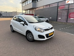 Kia Rio - 1.4 CVVT Comfort Pack 6 BAK AIRCO 5 Dr