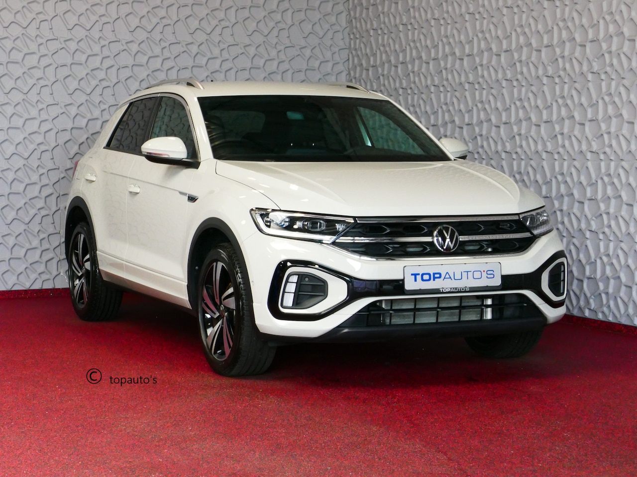 Volkswagen T-Roc - 1.5 TSI 150PK R-LINE EVO IQ LIGHT ALCANTARA ELEK.KLEP CARPLAY STOEL/STUUR VERW. 18"LMV VIR - AutoWereld.nl