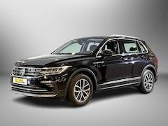 Volkswagen Tiguan - 1.5 TSI Life Business / Voorruit verwarmbaar / Stoelverwarming / Navigatie / Achteruitrijc