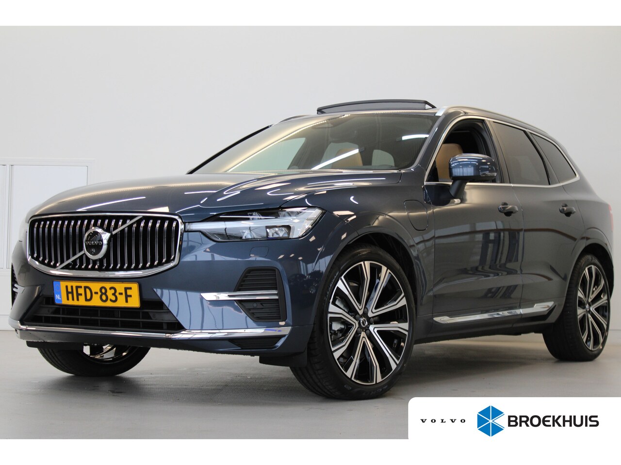 Volvo XC60 - 2.0 T6 Plug-in hybrid AWD Ultra Bright | Full Option! | Luchtvering | B&W Audio | Massage - AutoWereld.nl