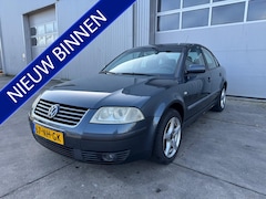 Volkswagen Passat - 2.0-20V AIRCO. Cruise Control. TREKHAAK. enz