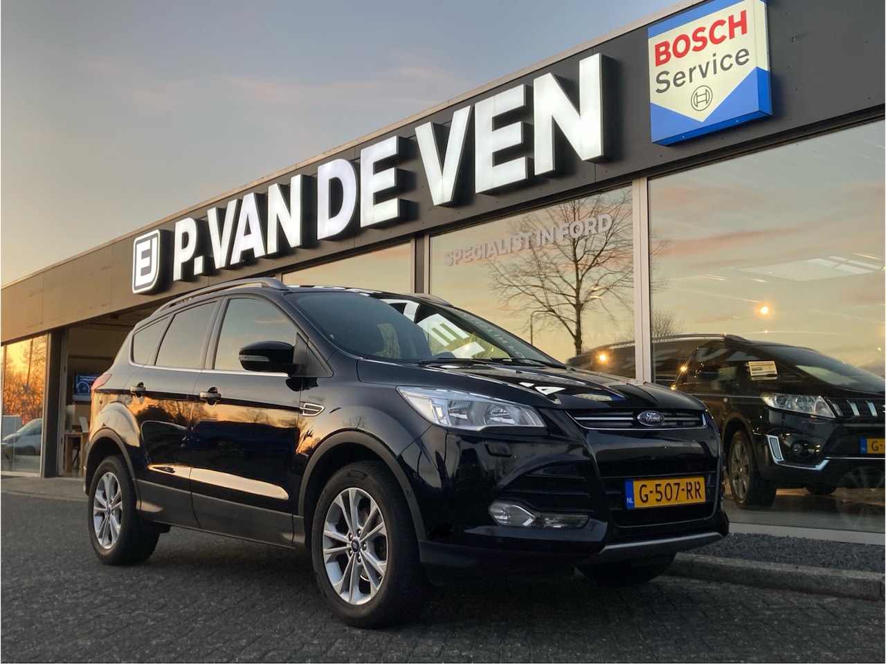 Ford Kuga - 1.5 EcoBoost Titanium 150pk/110kW 6-bak - AutoWereld.nl