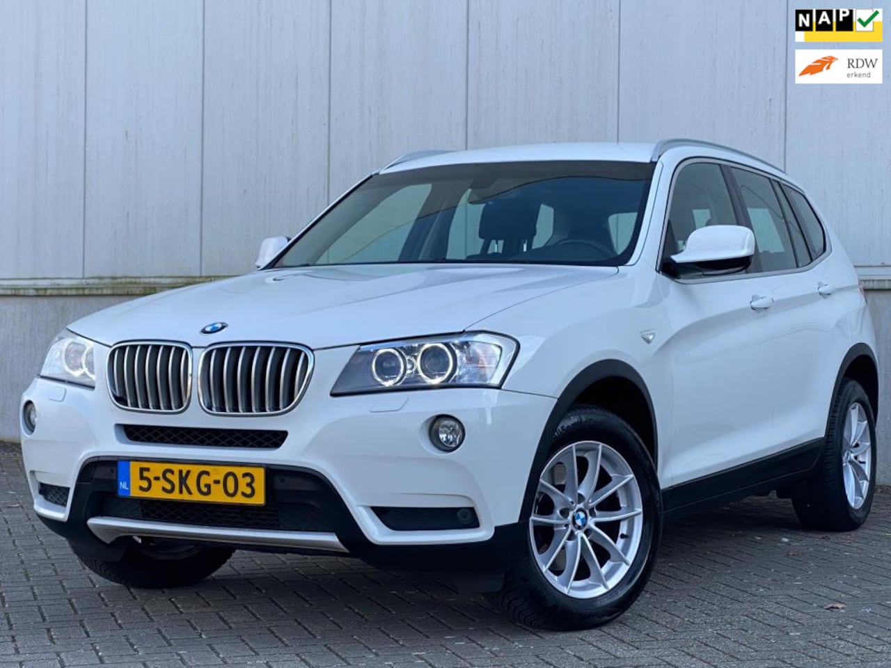 BMW X3 - SDrive18d Chrome Line Edition NAP I AUTOMAAT I APK I XENON I LMV I NAVI I NETTE AUTO - AutoWereld.nl