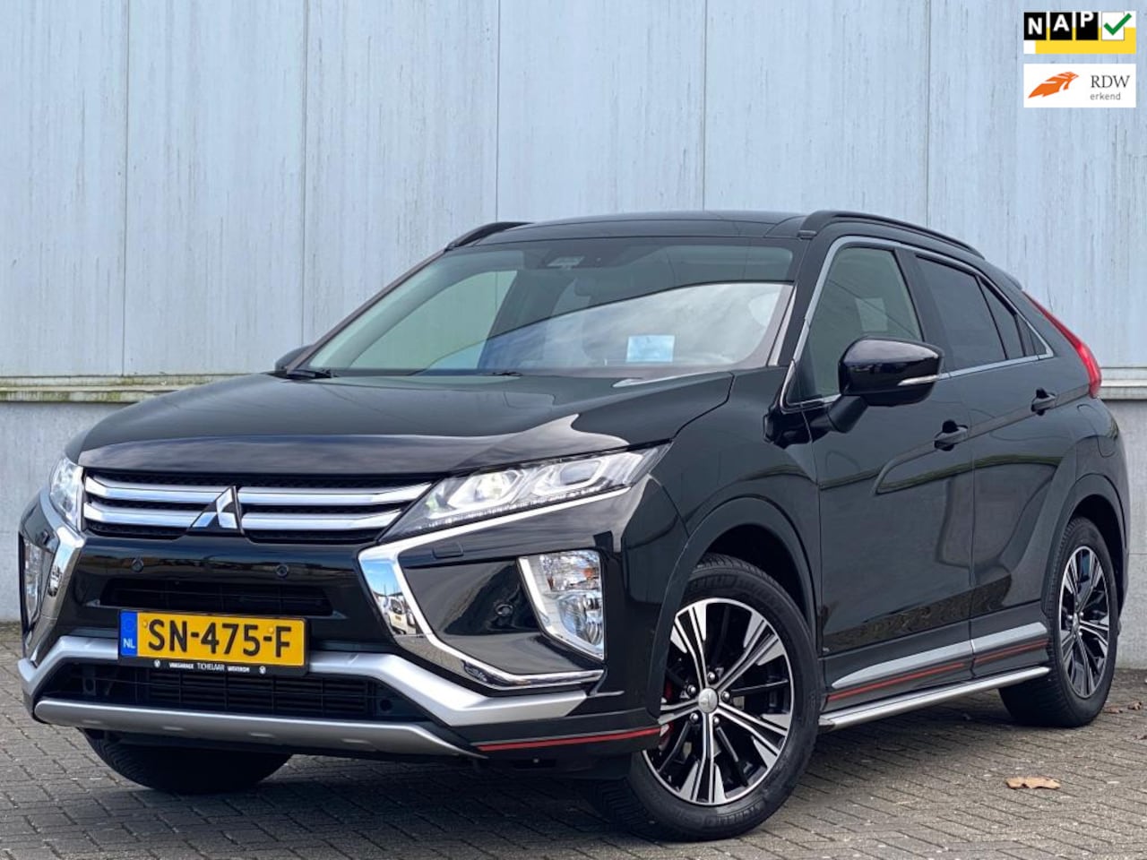 Mitsubishi Eclipse Cross - 1.5 DI-T 4WD Instyle NAP I AUTOMAAT I LEER I PANORAMA OPENDAK I BOMVOL OPTIES - AutoWereld.nl