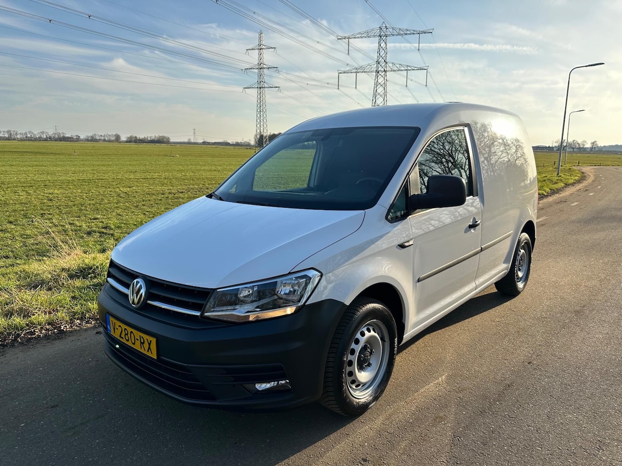 Volkswagen Caddy - 2.0 TDI Airco Navi CarPlay PDC Cruise control - AutoWereld.nl