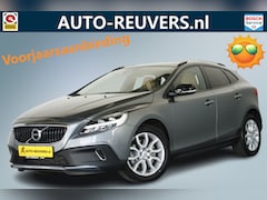 Volvo V40 Cross Country - 1.5 T3 Polar+ Luxury / Pano / LED / Leder / HarmanKardon / Afn haak