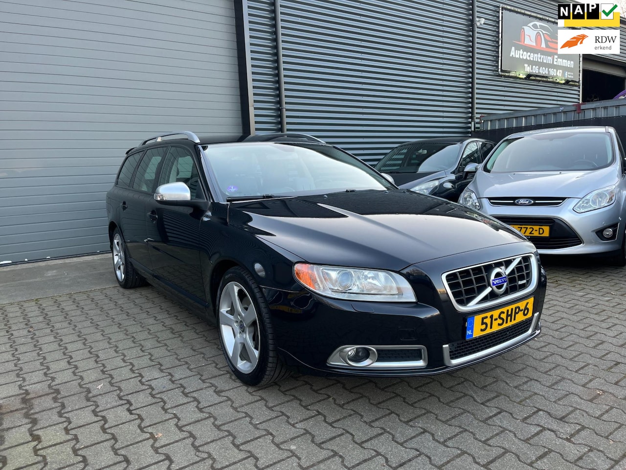 Volvo V70 - 2.0T R-Edition LEDER/XENON/TREKHAAK/NAVIGATIE - AutoWereld.nl