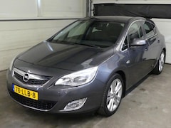 Opel Astra - 1.6 Cosmo - Navigatie - Leer - Keurig Onderhouden - Trekhaak