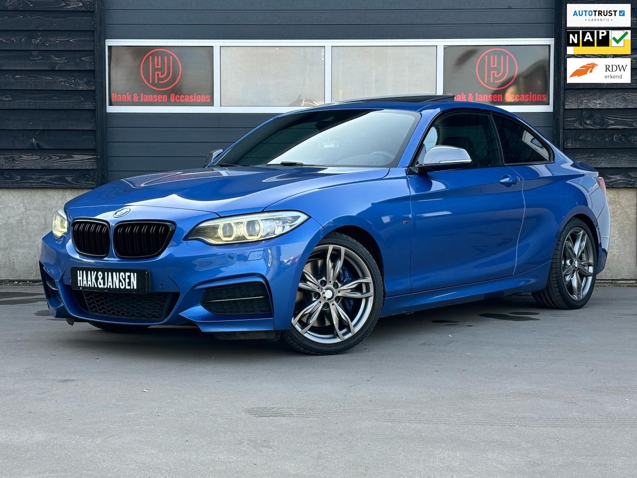 BMW 2-serie Coupé - M235i High Executive - M Sport - Pano - AutoWereld.nl