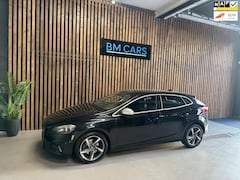 Volvo V40 - 1.6 T3 R-Design Trekhaak, Half leer, Camera, Led