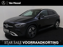 Mercedes-Benz GLA-Klasse - 180 Star Edition Luxury Line / Stoelverwarming / Achteruitrijcamera / Panaroma-schuifdak /