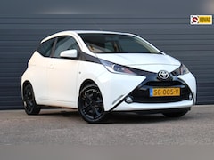 Toyota Aygo - 1.0 VVT-i x-play Camera/Airco/Navi/Cruise/Bluetooth