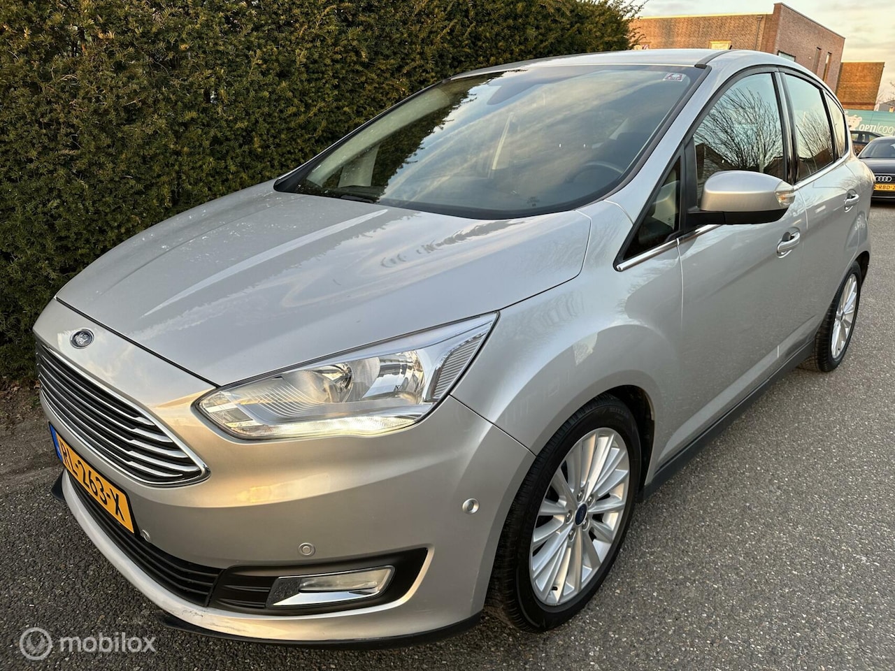 Ford C-Max - 1.0 Titanium Navi PDC - AutoWereld.nl