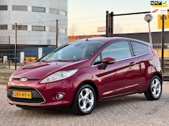 Ford Fiesta - 1.4 Trend/LAGE KM / RIJD EN SCHAKELT SUPER LEKKER/ ZEER ZUINIG