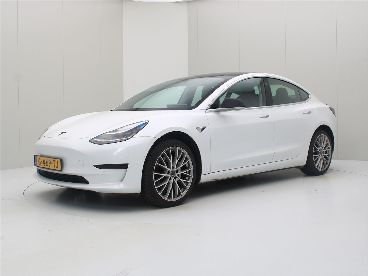 Tesla Model 3 - Standard RWD Plus [ AUTOPILOT+19'' LMV+60 kWh+PREMIUM AUDIO ] - AutoWereld.nl