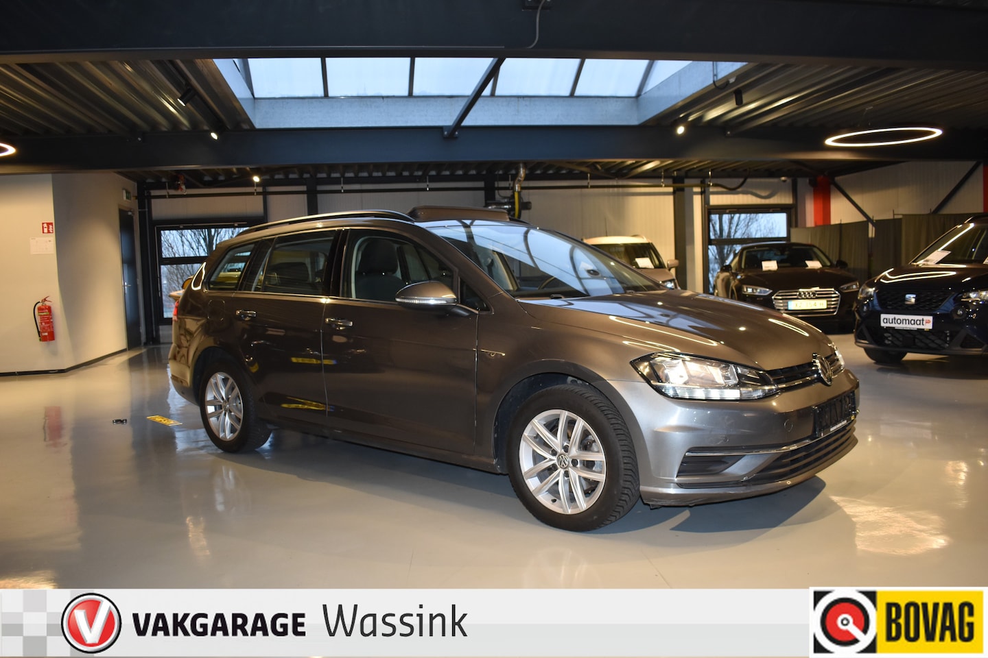 Volkswagen Golf Variant - 1.0 TSI Highline Automaat Panorama - AutoWereld.nl