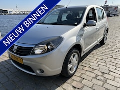 Dacia Sandero - 1.2 Blackline 5 deurs 43.000 km airco