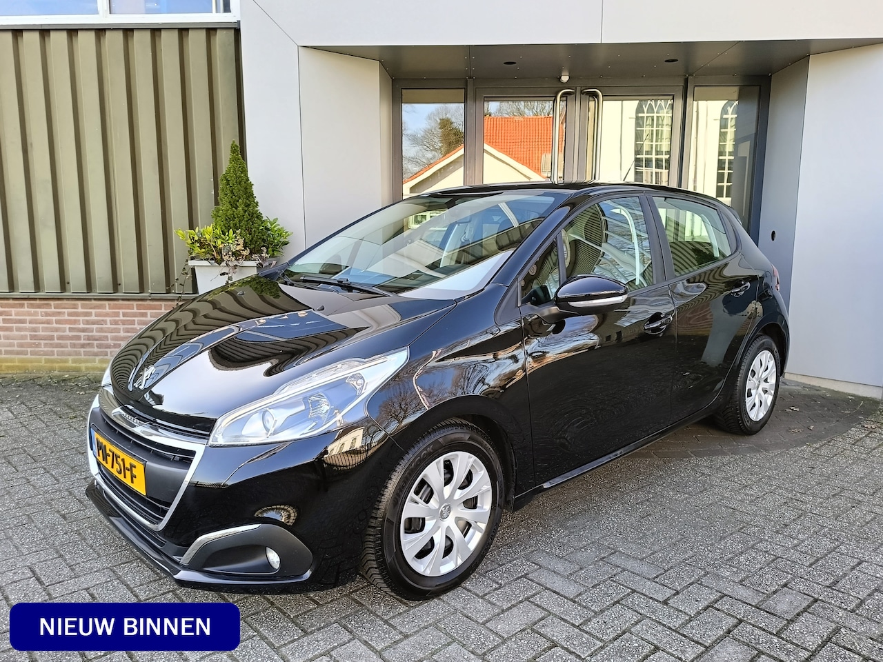 Peugeot 208 - 1.2 PureTech Blue Lion | Airco | Trekhaak | NAP | Cruis controle | - AutoWereld.nl