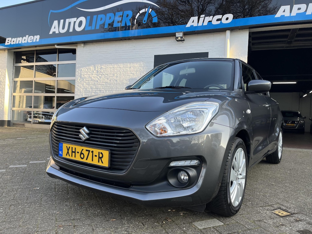 Suzuki Swift - 1.2 Select /Carplay/Camera/Stoelverwarming/Airco/2018 - AutoWereld.nl