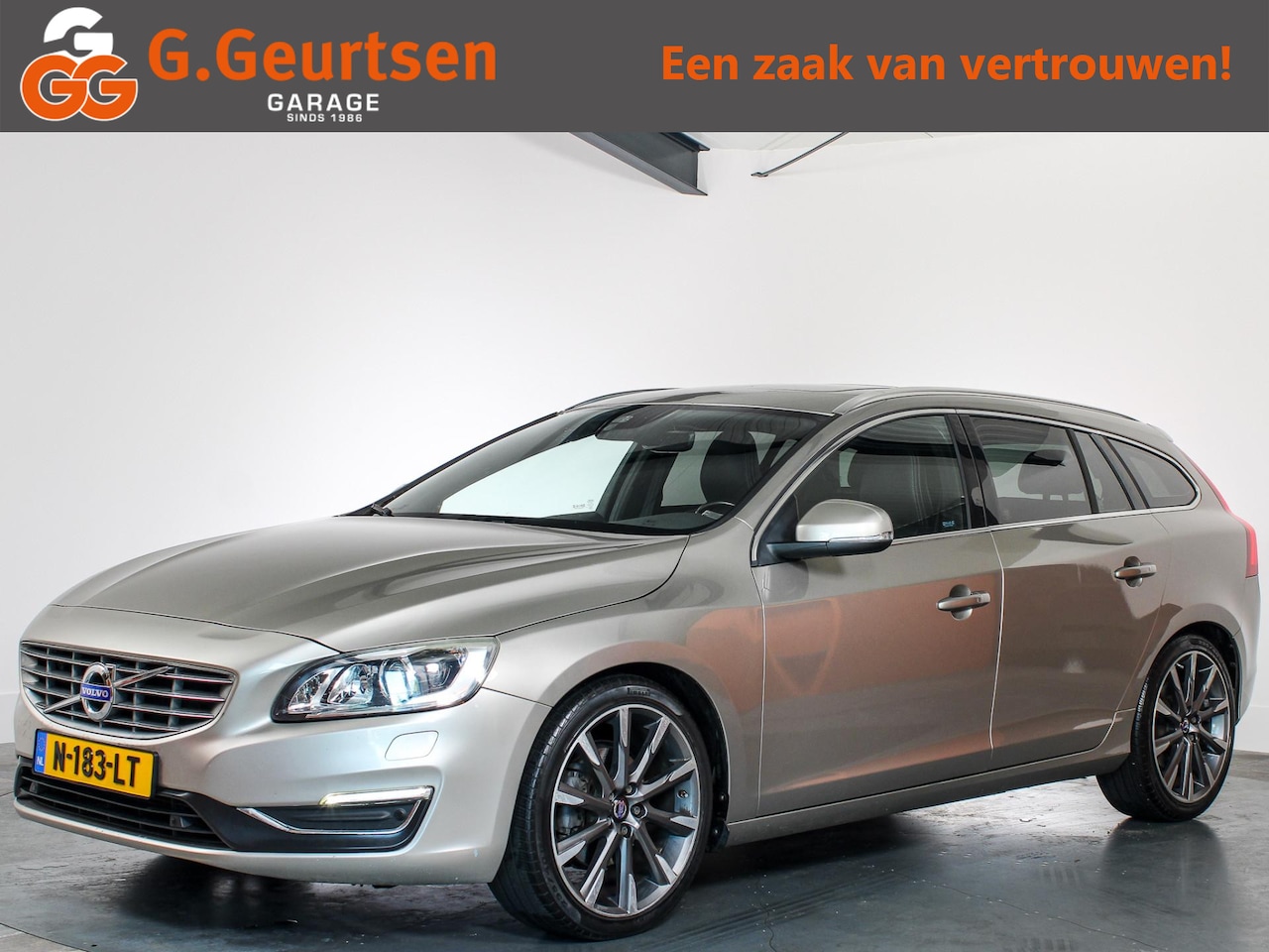 Volvo V60 - 2.0 T5 Ocean Race 2.0 T5 Ocean Race, Leder, Schuifdak, Navigatie, Xenon, Cruise Control - AutoWereld.nl