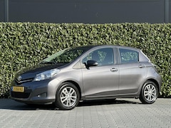 Toyota Yaris - 1.0 VVT-i Trend. AIRCO, NAVI, CAMERA, ELEKTRISCHE RAMEN/SPIEGELS, TREKHAAK, LICHTMETAAL 15