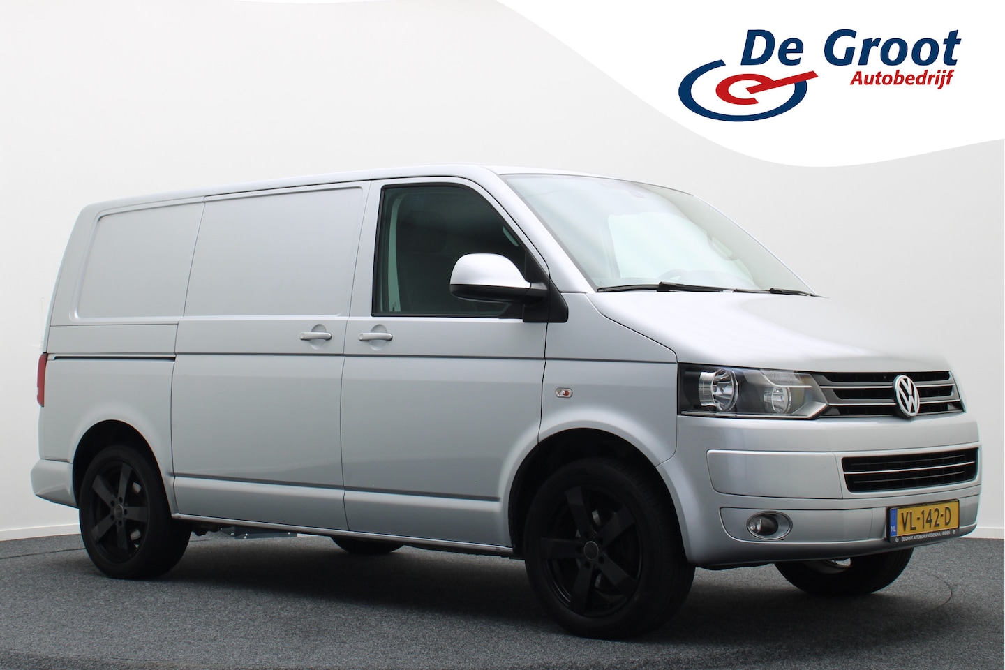 Volkswagen Transporter - 2.0 TDI L1H1 Airco, Cruise, Trekhaak, Navigatie, Bluetooth, PDC, 18'' - AutoWereld.nl