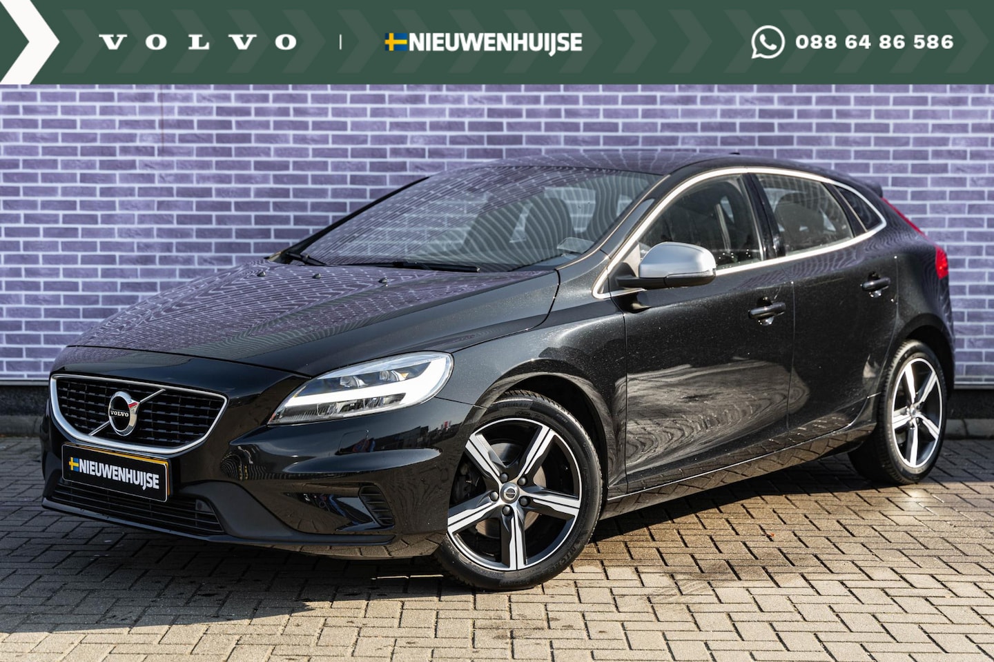 Volvo V40 - T4 190pk R-Design | Trekhaak afneembaar | Stoelverwarming | Camera | Verwarmbare voorruit - AutoWereld.nl