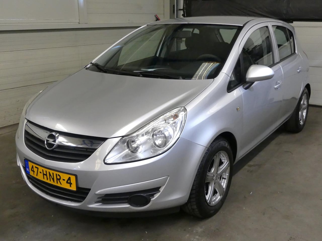 Opel Corsa - 1.2-16V Busin - Airco - 5 deurs - Cruise Control - AutoWereld.nl