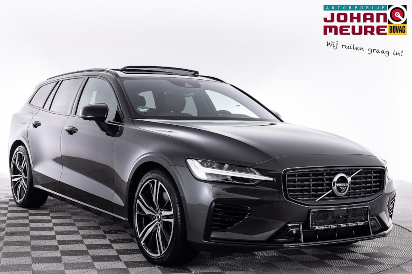 Volvo V60 - T8 AWD Recharge R-Design | PANORAMADAK | 360 CAMERA | Head-UP | LEDER | PHEV . - AutoWereld.nl