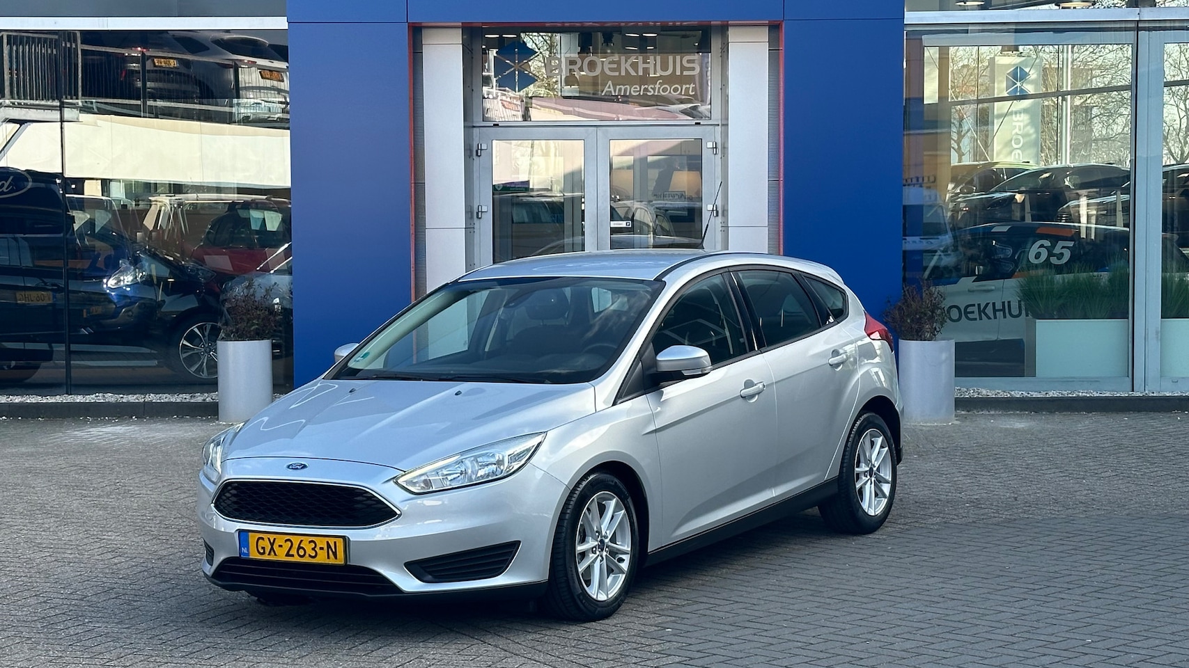 Ford Focus - 1.0 Trend Edition | airco | lichtmetalen velgen 16" | metaalkleur - AutoWereld.nl