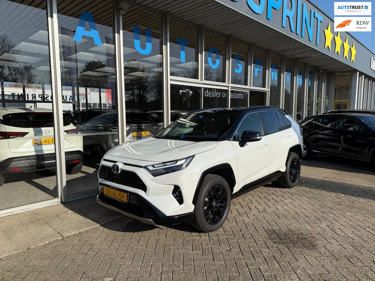 Toyota RAV4 - 2.5 Hybrid Style 218PK / NAVIGATIE / ACHTERUITRIJCAMERA / ELEKTRISCHE ACHTERKLEP - AutoWereld.nl