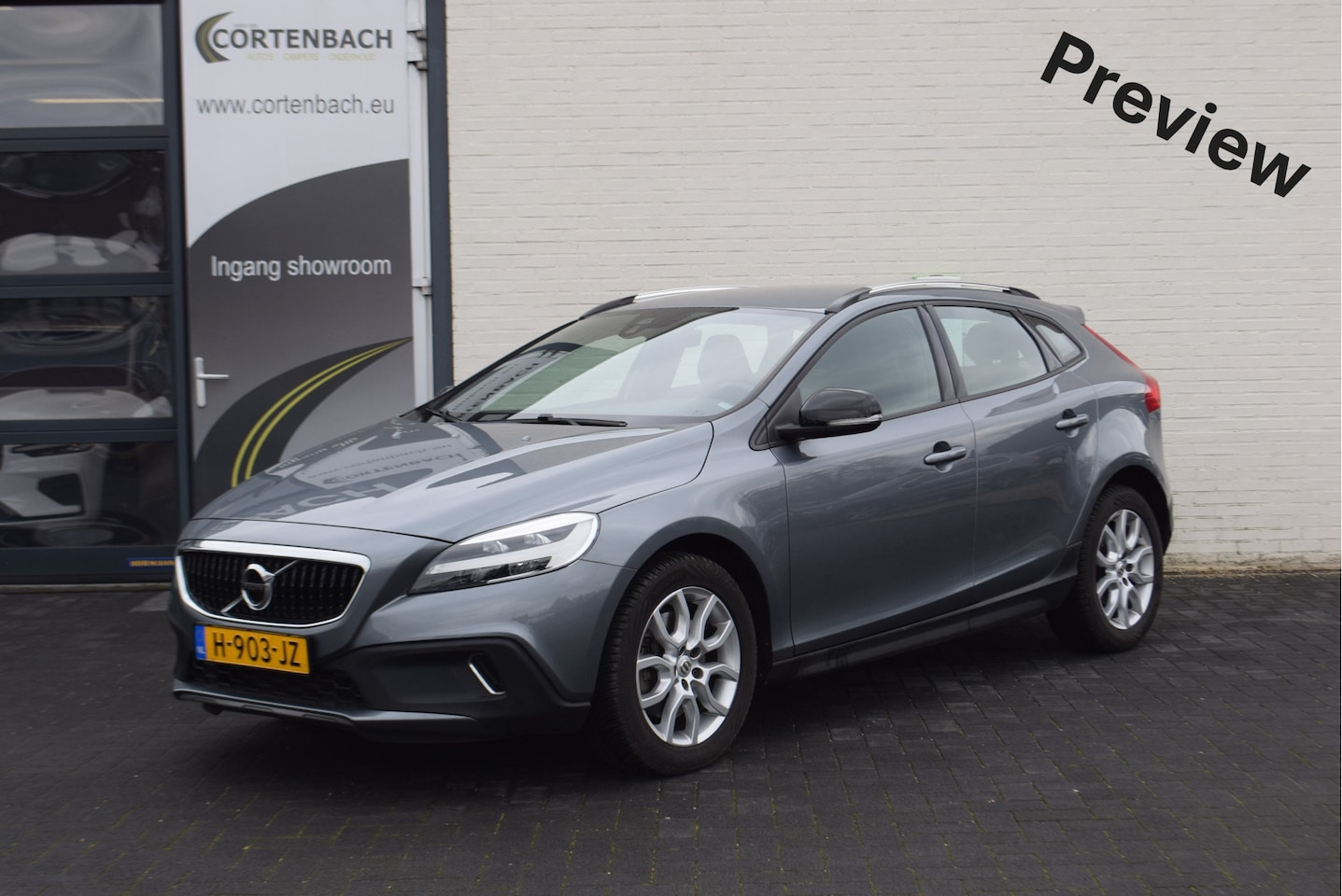 Volvo V40 Cross Country - 1.5 T3 Momentum | Afn. trekhaak | Cruise control | Bluetooth | Navigatie | - AutoWereld.nl