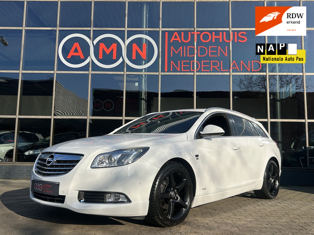 Opel Insignia Sports Tourer - 2.0 T OPC-Line Automaat,Cruisectr,Navi,PDCv/a,Stoelverwarming - AutoWereld.nl