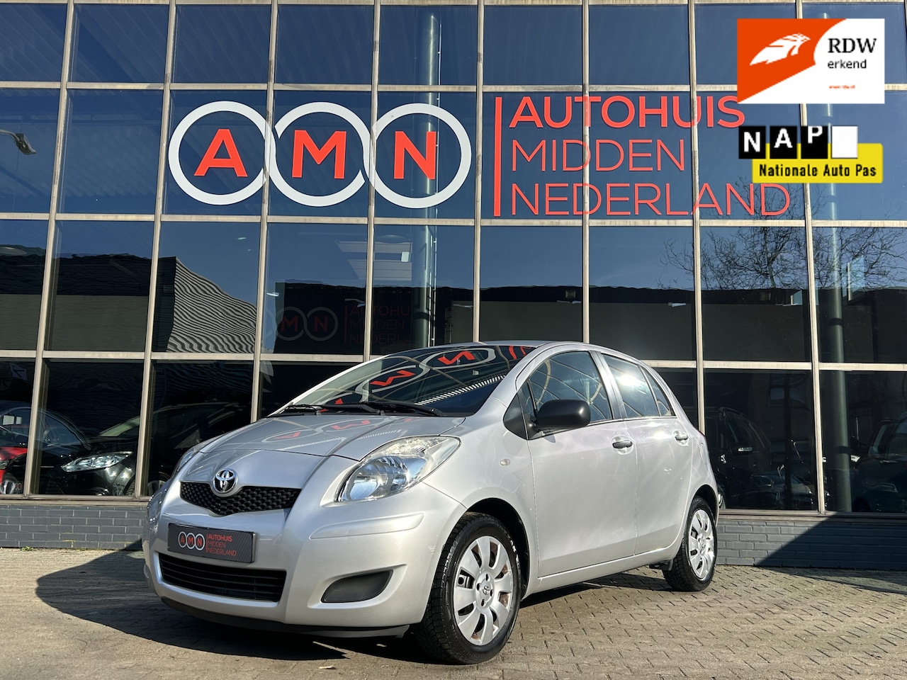 Toyota Yaris - 1.3 VVTi Comfort Elekpakket,Airco,5drs - AutoWereld.nl