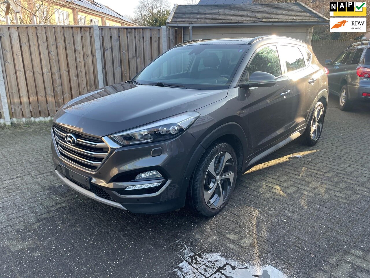 Hyundai Tucson - 1.6 T-GDi Comfort 4WD pannoramadak - AutoWereld.nl