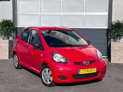 Toyota Aygo - 1.0-12V Access / AIRCO / 5 DEURS / NAP / AUX / APK / RADIO /