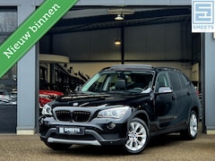 BMW X1 - sDrive18i Executive Black Line |Navi|Pano|Xenon|Clima