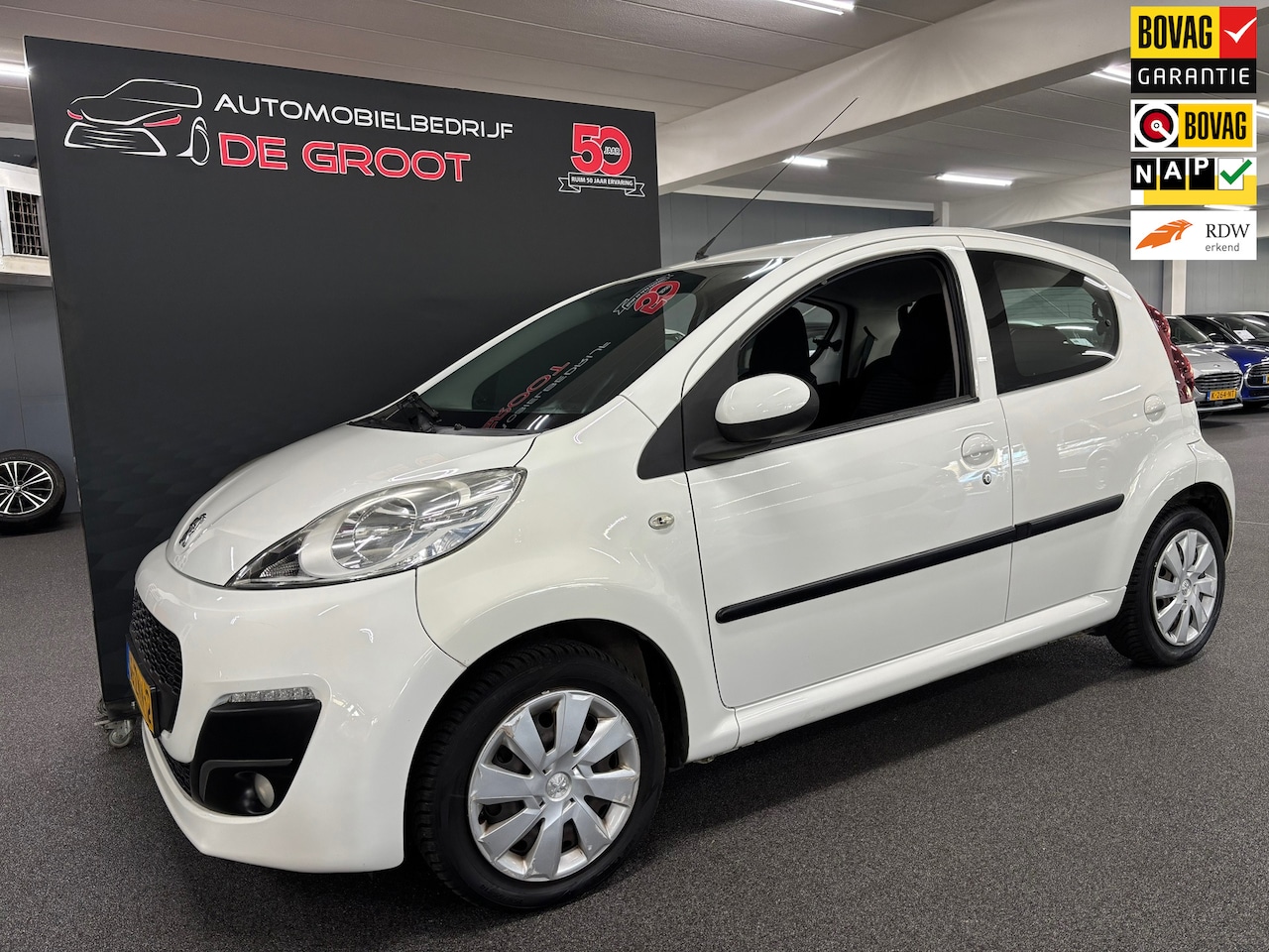 Peugeot 107 - 1.0 Active / NL-auto met NAP, Radio, Airco - AutoWereld.nl