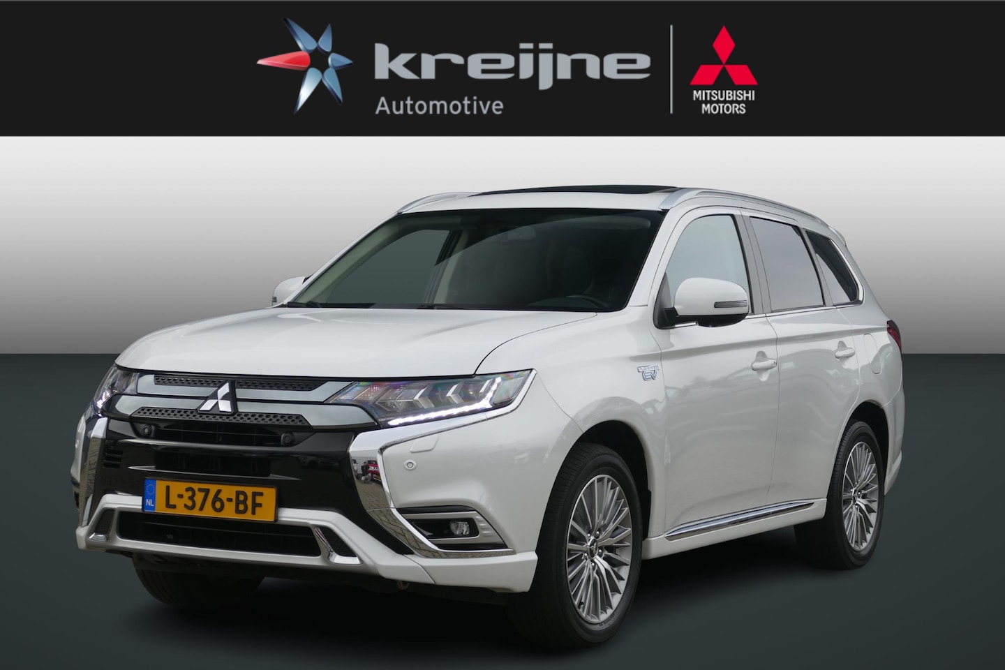 Mitsubishi Outlander - 2.4 PHEV Intense+ | Cruise | Camera | Schuif-/Kanteldak | RIJKLAARPRIJS!! - AutoWereld.nl