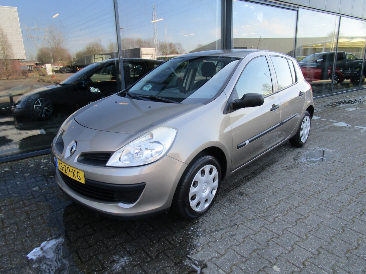 Renault Clio - 1.2-16V Expression 1.2-16V Expression - AutoWereld.nl