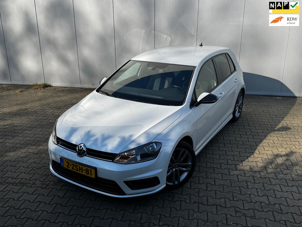 Volkswagen Golf - 1.2 TSI HIGLINE R-LINE GTI BUMPER ADAPTIVE CRUISE GOED ONDERHOUDEN PARELMOER WIT - AutoWereld.nl